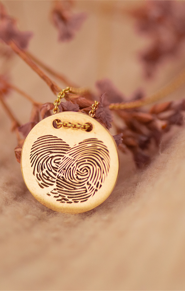 Erinnerungsschmuck von See You Jewelry mit integrierter Asche oder Haaren